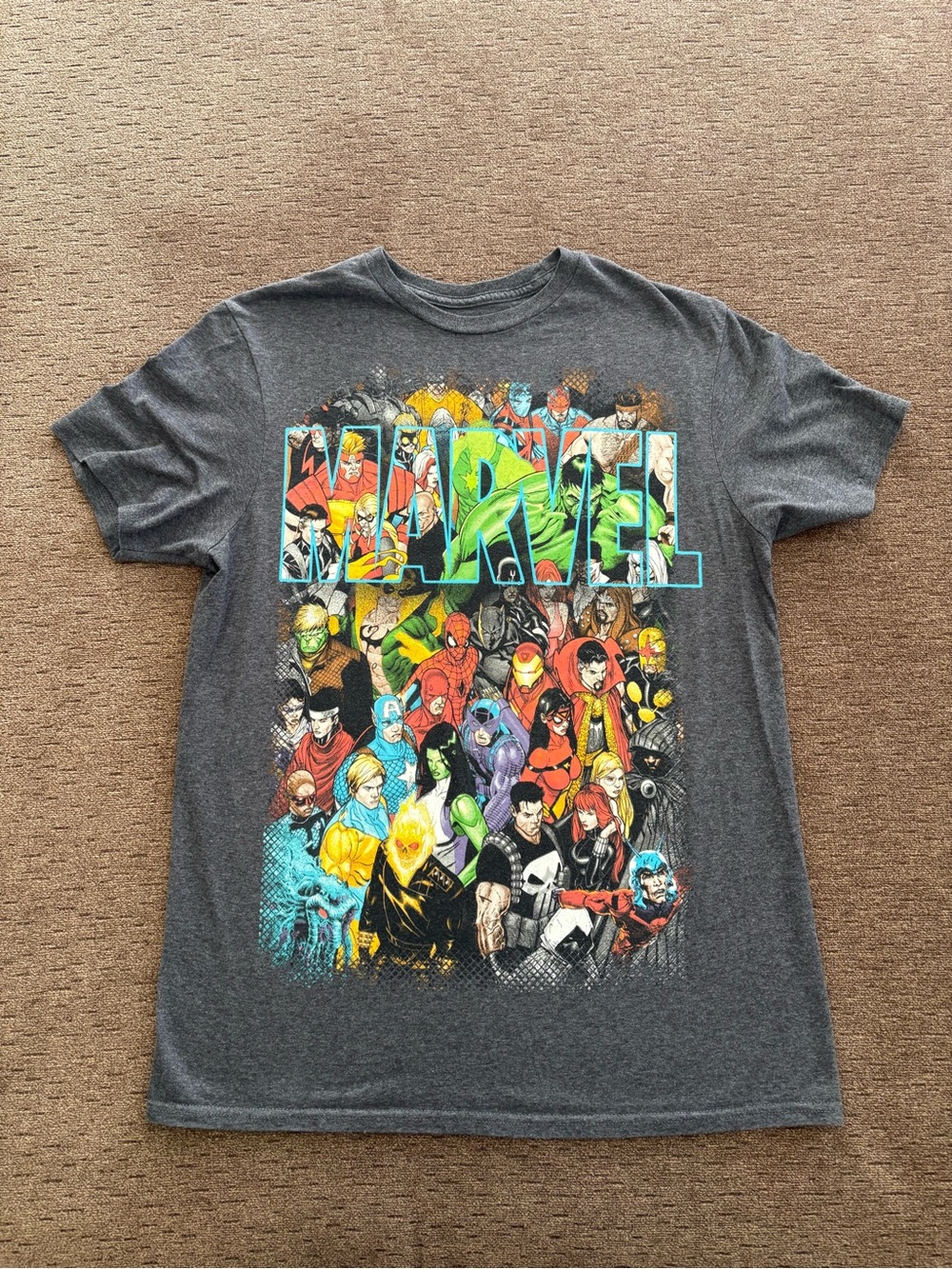 Marvel Comics T Shirt Superheroes Gray Mens Size medium